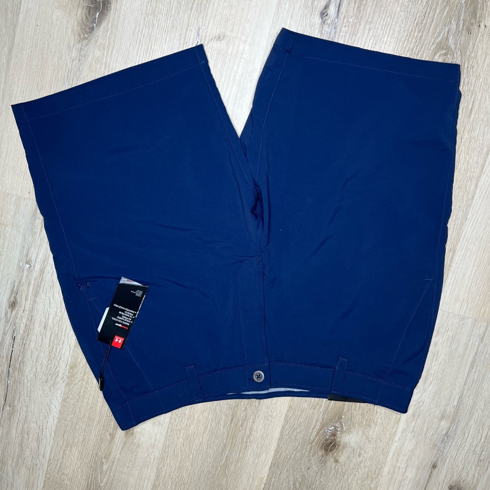 Men’s under Armour dress/ golf short